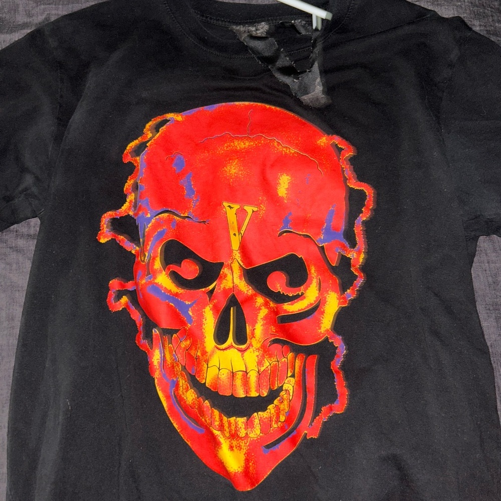 Used Black and Orange Vlone shocker tee medium. Good condition, clean Vlone Tee.